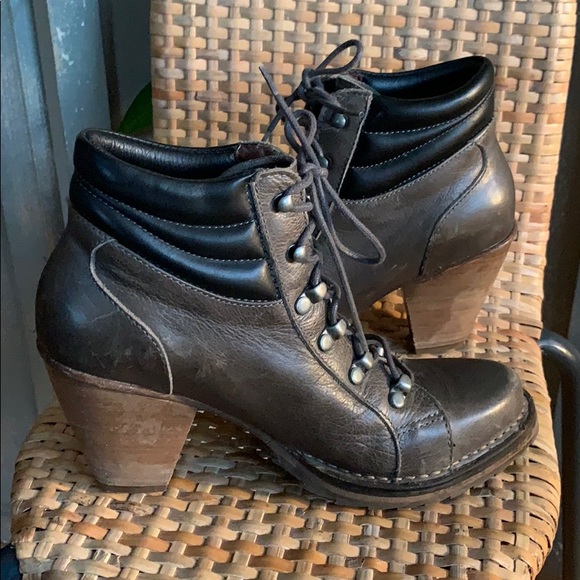 Neosens dark grey lace up heel booties wood heels - Picture 8 of 10